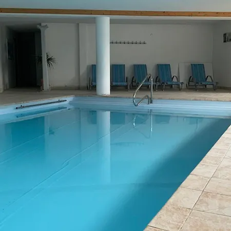 شقة Bel Avec Piscine, Parking Et Wi-fi, A 200m Des Pistes - Fr-1-505-107